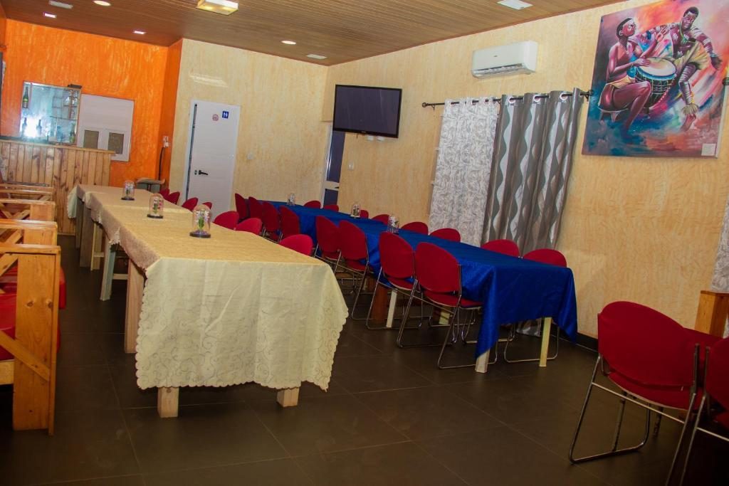 Salle aménagée pour un événement
